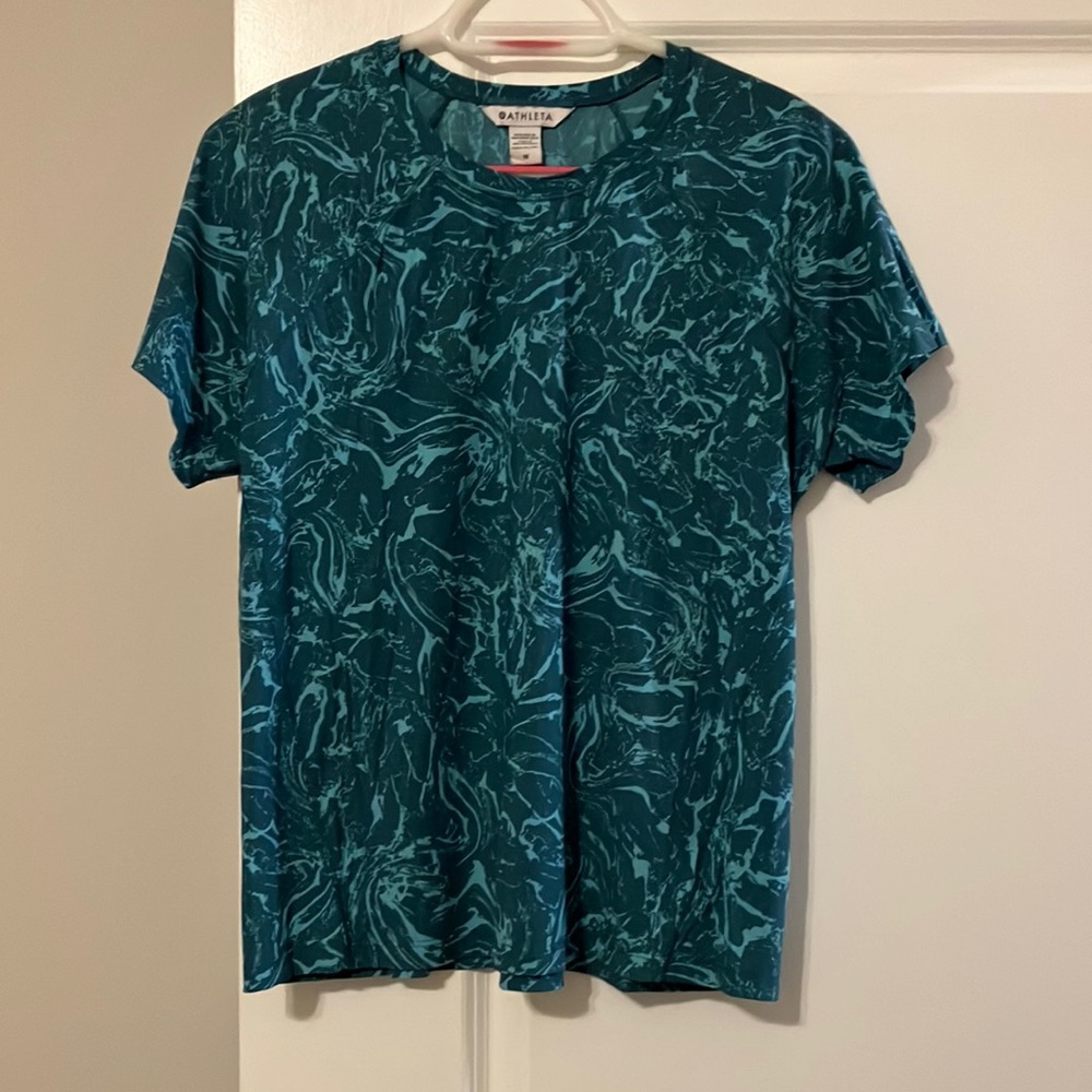 Athleta Ultimate Train Tee size medium
